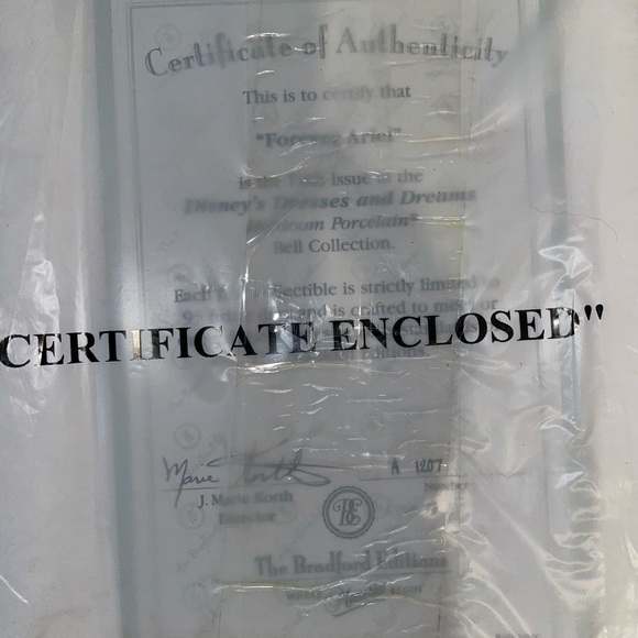 Collectible Porcelain Disney Princess Bells (11) - Picture 9 of 11